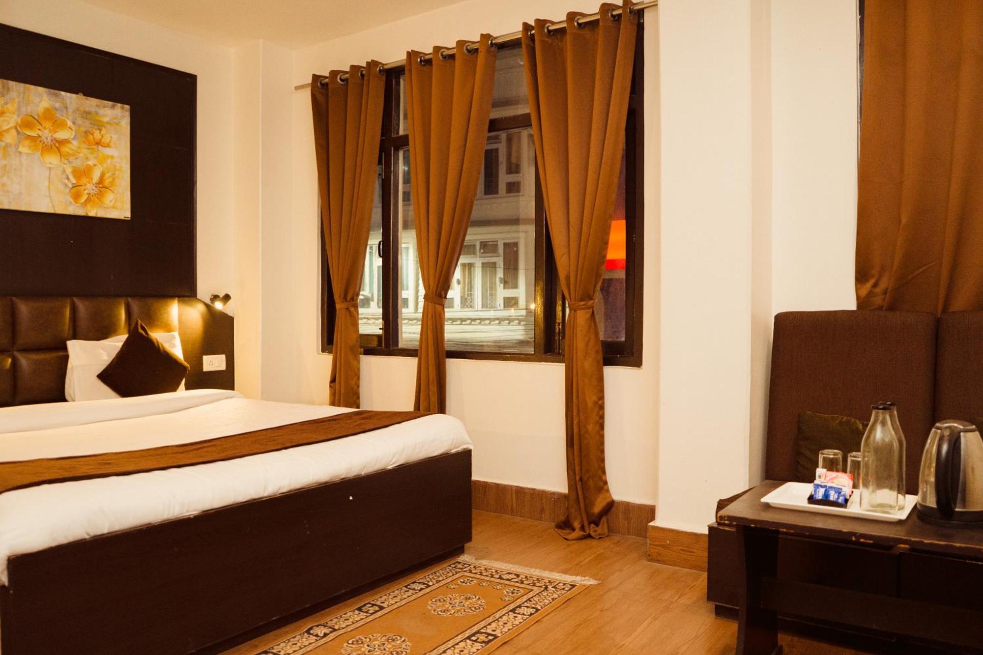 Hotel Siddhi Vinayak Regency, Mg Marg Gangtok Exteriör bild