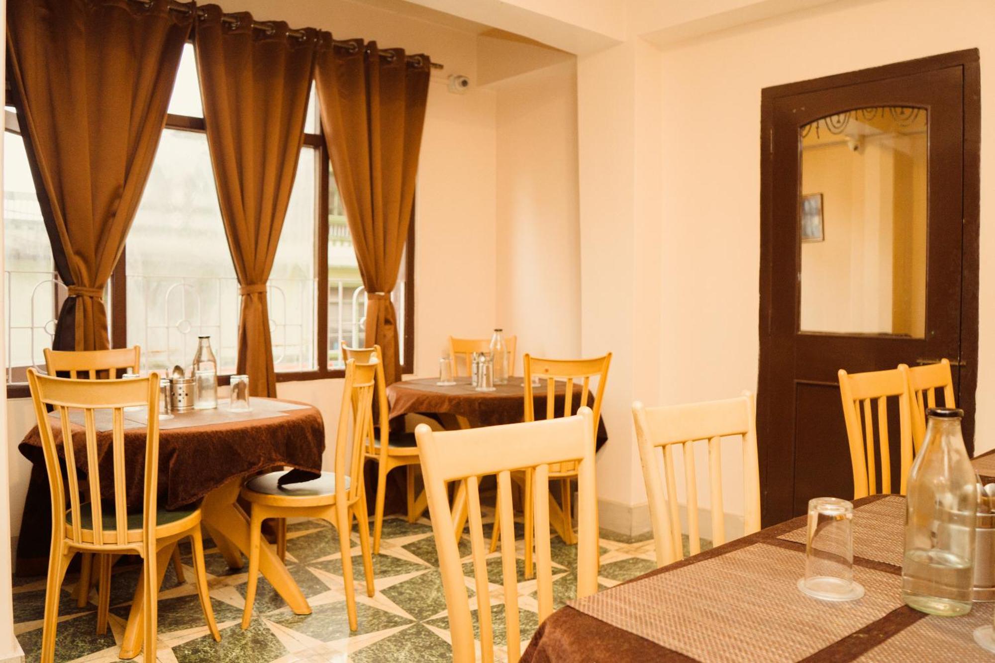 Hotel Siddhi Vinayak Regency, Mg Marg Gangtok Exteriör bild